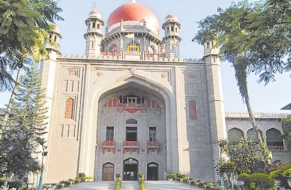 హైకోర్టులో ఆగిన తీర్పు - కేసీఆర్, హరీశ్రావు పిటిషన్లపై తదుపరి విచారణ ఎప్పుడు?