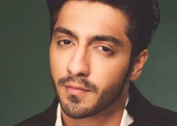 చాక్లెట్ బాయ్ టు ఛేజింగ్ గ్యాంగ్స్టర్: అహాన్ పాండే నయా అవతారం!