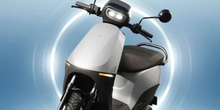 ఓలా ఎలక్ట్రిక్ కొత్త సంచలనం.. S1 X+ 5.2 kWh స్కూటర్ విడుదల