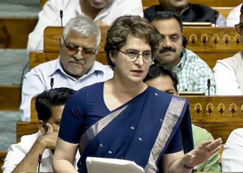 మహిళా రిజర్వేషన్‌పై రాజకీయ రగడ: కేంద్రంపై విపక్షం ఘాటు విమర్శలు