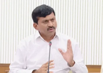 భారాస నేతలపై పొంగులేటి ఫైర్ – ఆరోపణలకు ఘాటైన కౌంటర్