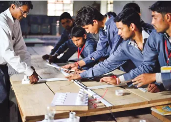 నైపుణ్యమే ముఖ్యము: వృత్తి కోర్సులు యువతకు కొత్త అవకాశాలు