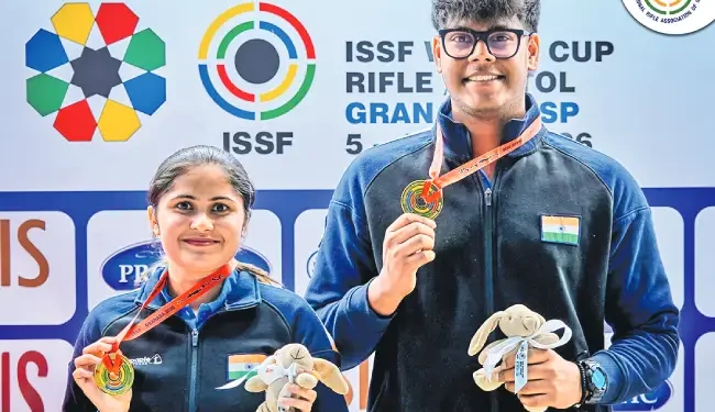 షూటింగ్ ప్రపంచకప్‌లో భారత్‌కు పసిడి: ప్రపంచ రికార్డు సృష్టించిన ముకేశ్‌-పలక్‌ జోడీ!