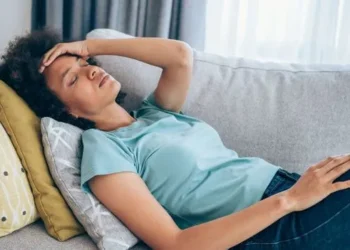 ఎండలో అనారోగ్యం అనిపిస్తే ఏమి చేయాలి