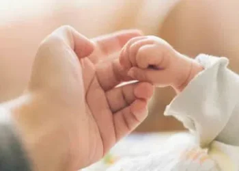 కర్ణాటకలో దారుణం: బిడ్డకు జన్మనిచ్చి గొంతు కోసిన యువతి!