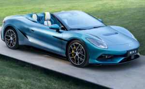 కేవలం 2 సెకన్లలో 100 km వేగం చేరే హైపర్ కార్