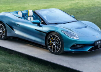 కేవలం 2 సెకన్లలో 100 km వేగం చేరే హైపర్ కార్