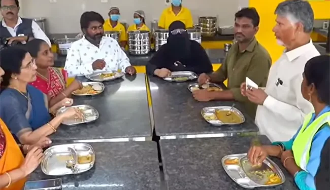 అన్న క్యాంటీన్‌లో బాబు బర్త్‌డే వేడుకలు!