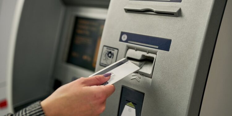 మాసబ్‌ట్యాంక్ ఏటీఎంలో వ్యక్తి మృతదేహం