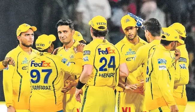 CSK ఘోరమైన ప్రారంభం: తొలి మూడు మ్యాచ్‌ల్లో పరాజయం