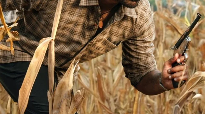 "బ్యాంకు దొంగగా ధనుష్ 'కర': ఉత్కంఠ రేపుతున్న ట్రైలర్!"