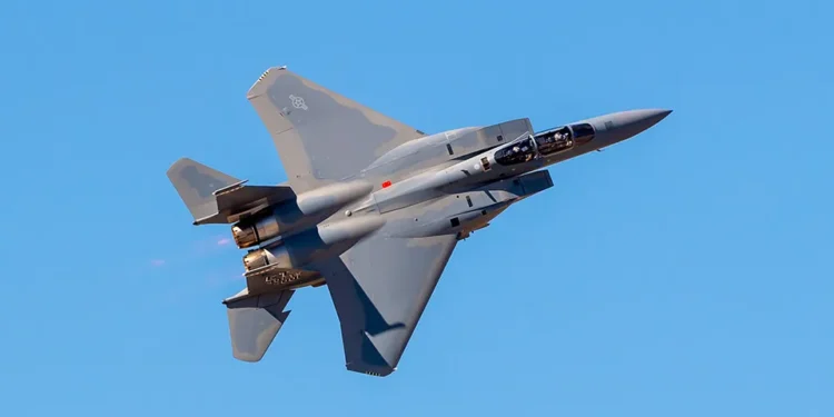 అగ్రరాజ్యానికి 'డబుల్' దెబ్బ: ఇరాన్ గగనతలంలో అమెరికా జెట్స్ కూలిపోవడంతో కలకలం!