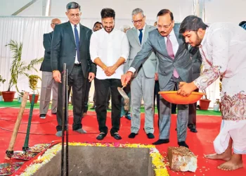 100 ఎకరాలు.. ₹2,500 కోట్లు.. 17 ఏళ్ల నిరీక్షణకు తెర: భాగ్యనగరంలో హైటెక్ హైకోర్టుకు పునాది!