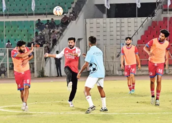 పబ్‌లు వద్దు.. గ్రౌండ్‌కే ముద్దు: యువతకు రేవంత్ రెడ్డి పవర్ ఫుల్ మెసేజ్!