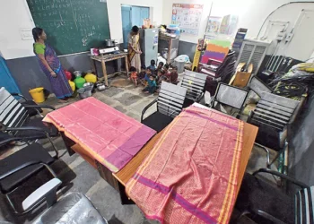 నసురుల్లాబాద్ తండా పంచాయతీ భవనం నిర్మాణం ఆలస్యం – స్థానికులు ఆందోళన