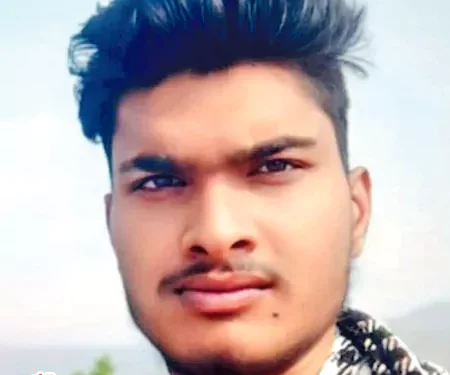 వీడీసీ జరిమానాతో మనస్తాపం.. యువకుడు ఆత్మహత్య