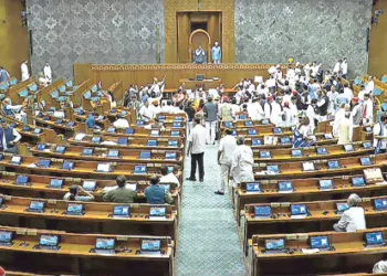 పార్లమెంట్‌లో నంబర్ గేమ్: రాజ్యాంగ సవరణకు 360 మంది బలం దక్కేనా?