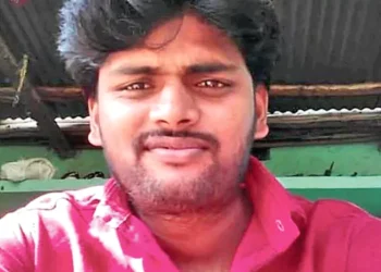 వరికోత యంత్రం బావిలో పడిపడి డ్రైవర్ మృతి