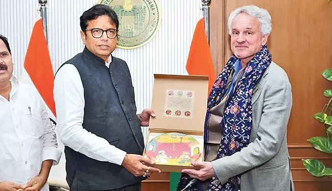 మెడికల్ డివైజెస్ పార్క్‌తో పెట్టుబడులకు ఆహ్వానం