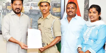 మానవత్వానికి పట్టాభిషేకం: ట్యాంక్‌బండ్ శివ కుటుంబానికి సీఎం రేవంత్ భారీ సాయం!