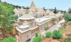 కళలన్నీ కుమ్మరించి.. కళ్ల ముందుంచి