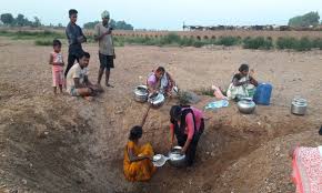 ములుగు జిల్లాలో తాగునీటి కోసం గ్రామస్తుల ఆవేదన