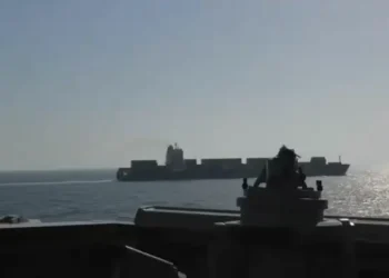 హర్మూజ్‌ వద్ద హైటెన్షన్‌.. ఇరాన్‌ వాణిజ్య నౌకను సీజ్‌ చేసిన అమెరికా