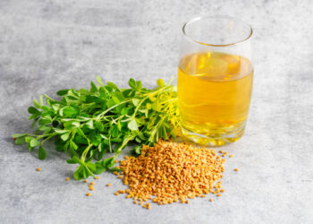 వంటింట్లో ఉండే అద్భుత ఔషధం: మెంతులతో షుగర్ కంట్రోల్ మాత్రమే కాదు.. మరెన్నో లాభాలు!