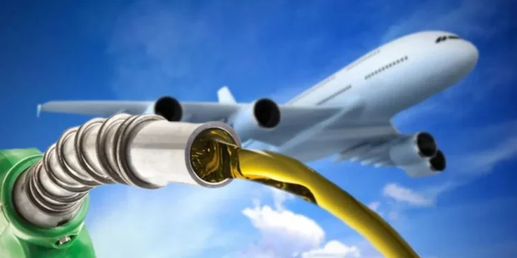ఆకాశాన్నంటిన ఇంధన ధరలు..భారీగా పెరగనున్న విమాన టికెట్లు!
