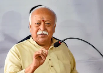 వ్యక్తిగత పురోగతికి దేశమే పునాది: ఆరెస్సెస్ అధినేత దేశభక్తి మంత్రం!