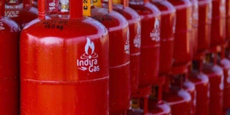 "హర్ముజ్ దిగ్బంధనం ఎఫెక్ట్: భారత్‌కు నిలిచిపోయిన గ్యాస్ దిగుమతులు!"