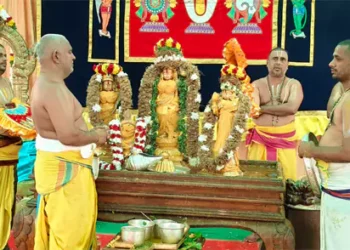 ముగిసిన ఒంటిమిట్ట బ్రహ్మోత్సవాలు: రామయ్య పుష్కరిణిలో వైభవంగా చక్రస్నానం!