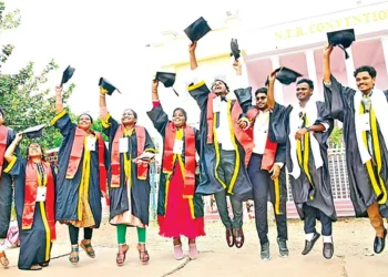 ఫైనాన్స్ కెరీర్‌లో భారీ అవకాశాలు… నైపుణ్యాలకు పెరుగుతున్న డిమాండ్