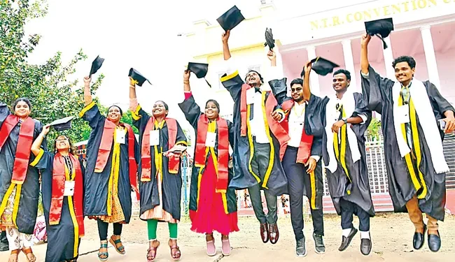 ఫైనాన్స్ కెరీర్‌లో భారీ అవకాశాలు… నైపుణ్యాలకు పెరుగుతున్న డిమాండ్