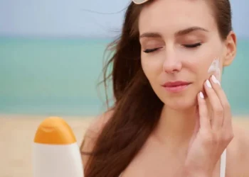 ఎండలోకి వెళ్లే ముందు సన్‌స్క్రీన్ తప్పనిసరి