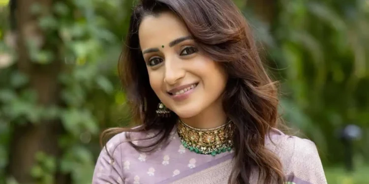 పెళ్లి చేసుకున్నా.. నలుగురు పిల్లలు కూడా! నెటిజన్ల ఊహాగానాలకు త్రిష ఘాటు కౌంటర్!