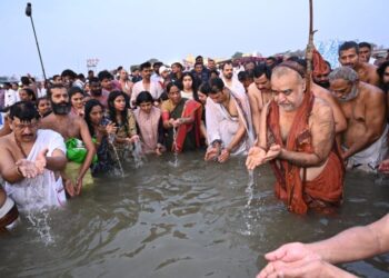 కాళేశ్వరంలో వైభవంగా సరస్వతీ అంత్య పుష్కరాల ప్రారంభం