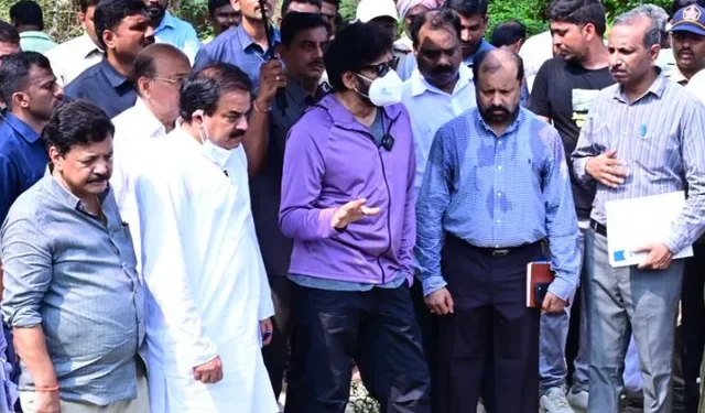 గోదావరిలో కలుస్తున్న కాలుష్య జలాలపై డిప్యూటీ సీఎం పవన్ కళ్యాణ్ తనిఖీ