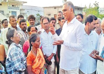 రైతుల సమస్యలపై ప్రభుత్వాన్ని నిలదీసిన హరీశ్‌రావు