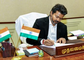 సీఎం విజయ్‌కు మద్దతు ప్రకటించిన అన్నాడీఎంకే నేతలు