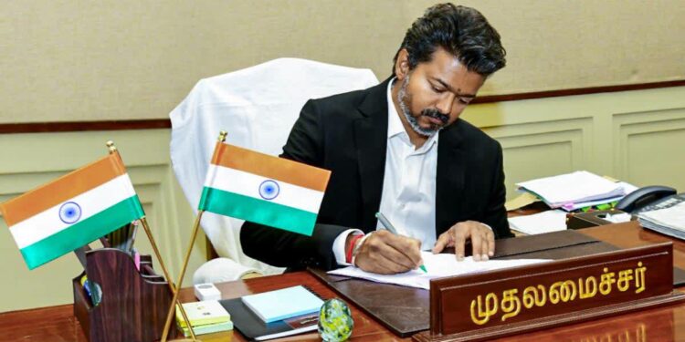 సీఎం విజయ్‌కు మద్దతు ప్రకటించిన అన్నాడీఎంకే నేతలు