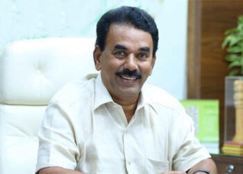 హంగూ ఆర్భాటాలకు పోవద్దు.. అప్పుల పాలవుతారు: మంత్రి జూపల్లి