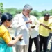 రోడ్డు పక్కన ఆగి తాటి ముంజలు తిన్న సీఎం చంద్రబాబు దంపతులు