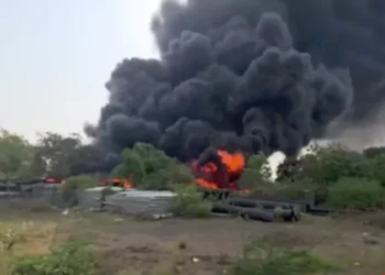 గుంటూరులో ఇన్నర్ రింగ్ రోడ్ వద్ద మంటలు