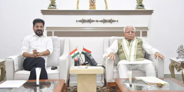 కేంద్ర మంత్రి ఖట్టర్‌ను కలిసిన రేవంత్ రెడ్డి.. మెట్రో విస్తరణపై వినతి