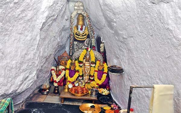 రైతుల కోసం దిగివచ్చిన "లక్ష్మీనృసింహుడు" - తొలి పంటంతా ఆ స్వామికే!