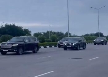 సాధారణ ట్రాఫిక్‌లో సీఎం రేవంత్‌రెడ్డి కాన్వాయ్ ప్రయాణం