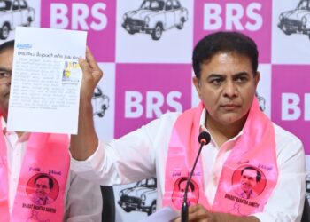 రాష్ట్రంలో పంట కొనుగోళ్లపై తీవ్ర సంక్షోభం నెలకొందని కేటీఆర్‌ విమర్శ