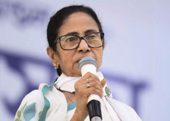 ఈవీఎంల తారుమారుపై మమతా బెనర్జీ తీవ్ర హెచ్చరికలు