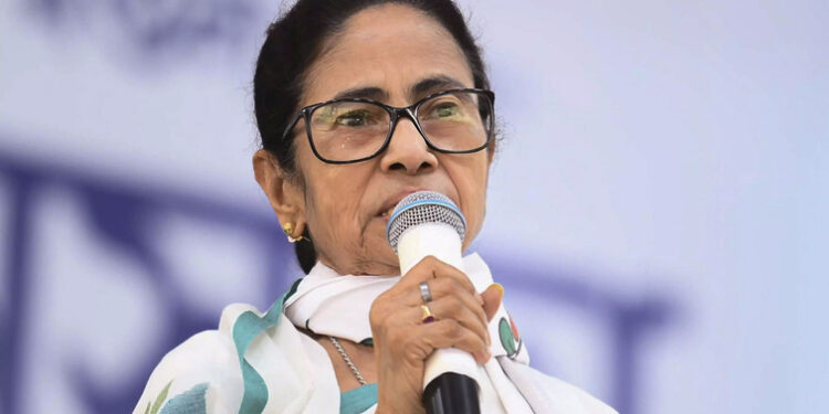 ఈవీఎంల తారుమారుపై మమతా బెనర్జీ తీవ్ర హెచ్చరికలు